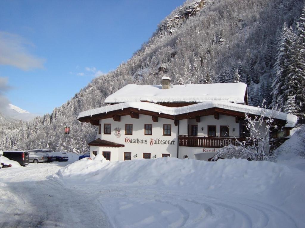 Gasthaus Falbesoner Gschnitz Exterior foto