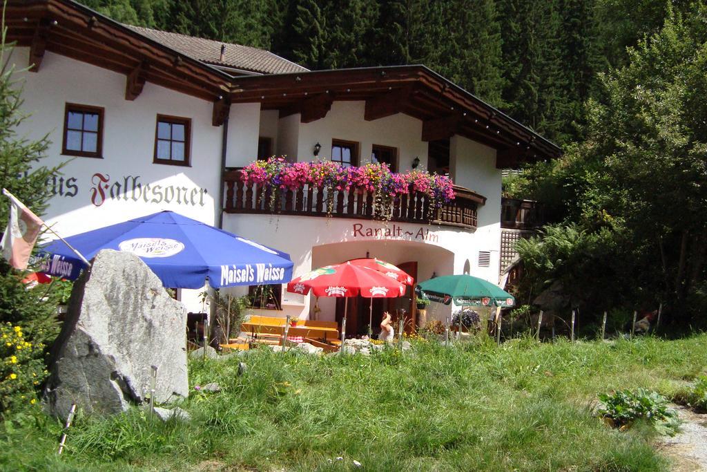 Gasthaus Falbesoner Gschnitz Exterior foto