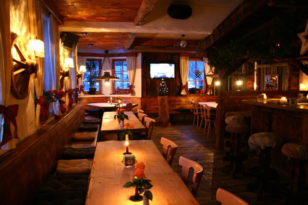 Gasthaus Falbesoner Gschnitz Exterior foto